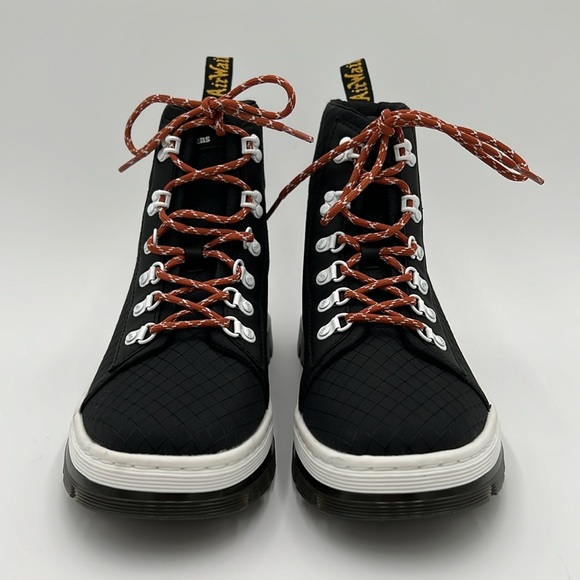 Women’s Dr Marten Combs W Fashion Boot - Picture 2 of 11